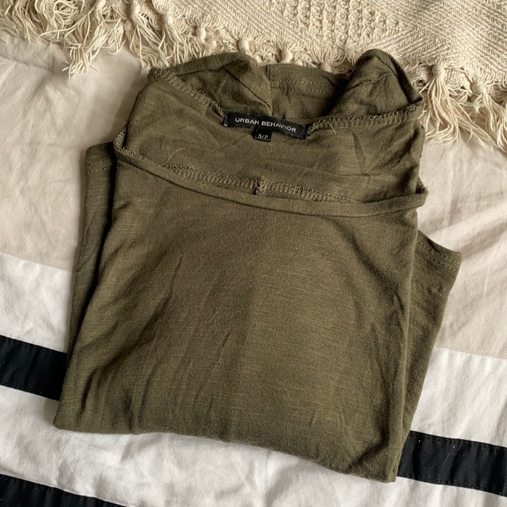 Urban Behavior 1/4 Sleeve Crop Top